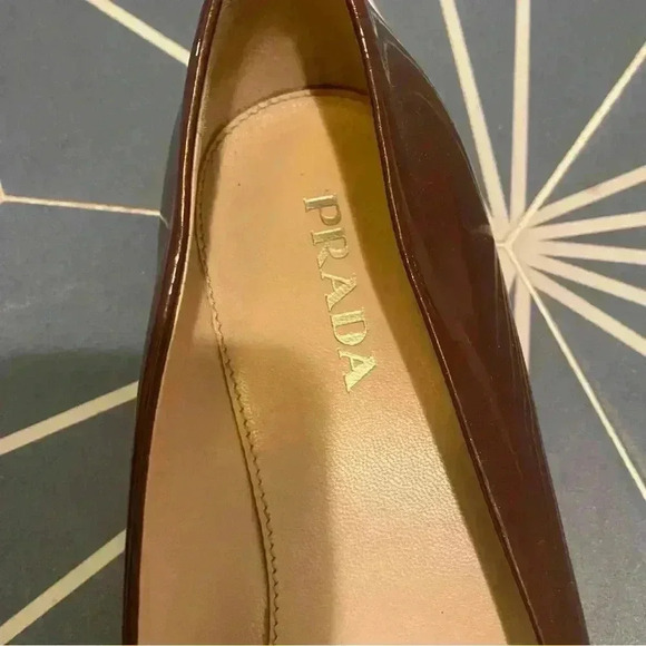 Patient leather brown Prada flats - Picture 5 of 6